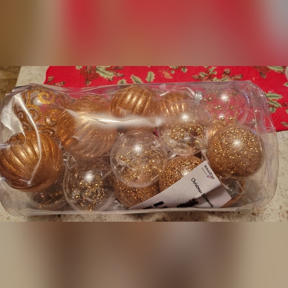 20 Christmas Ball Ornaments, Gold, Glitter & Clear. - Picture 4 of 5
